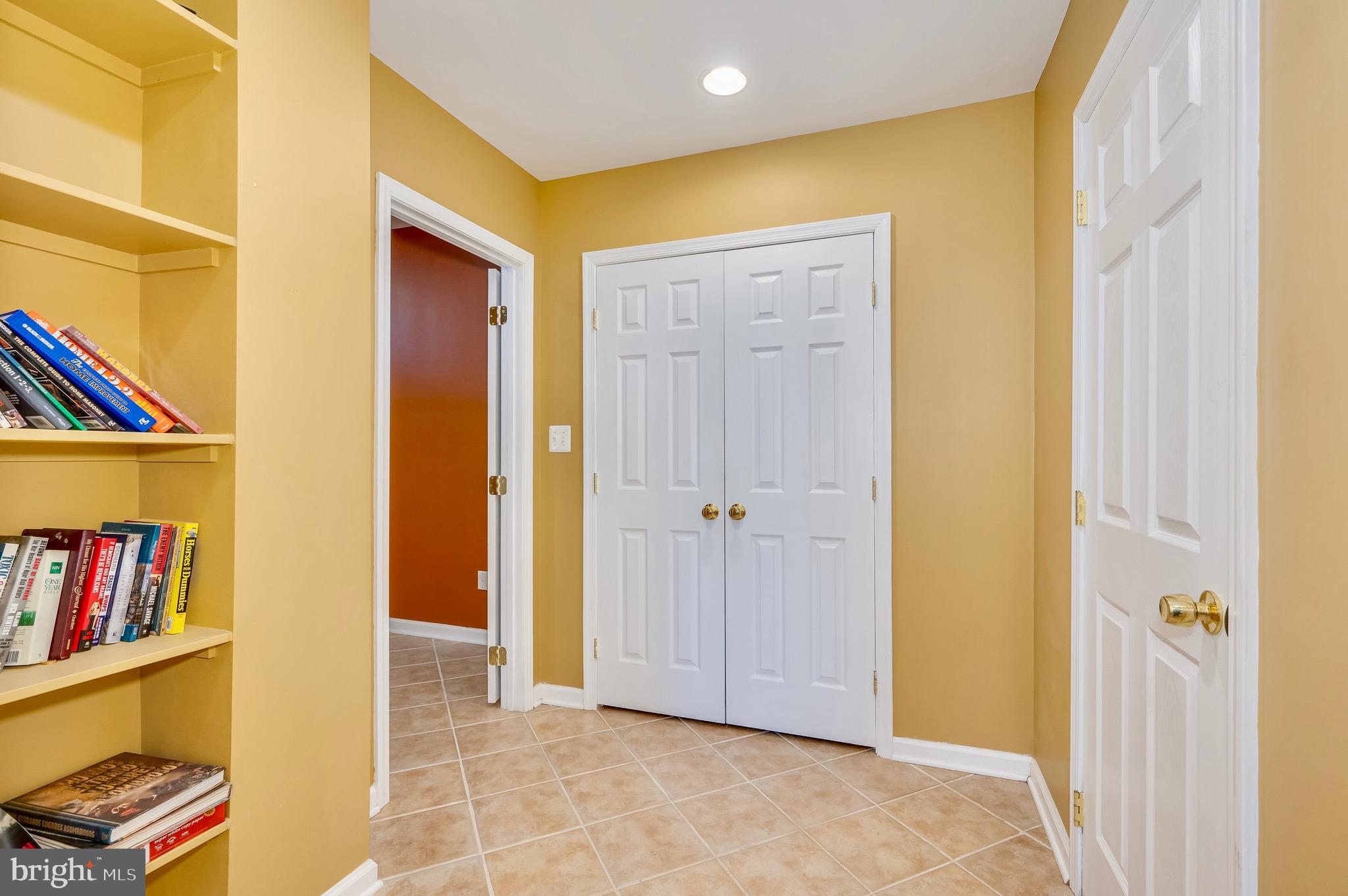 TOP OF THE MOUNTAIN - Residential