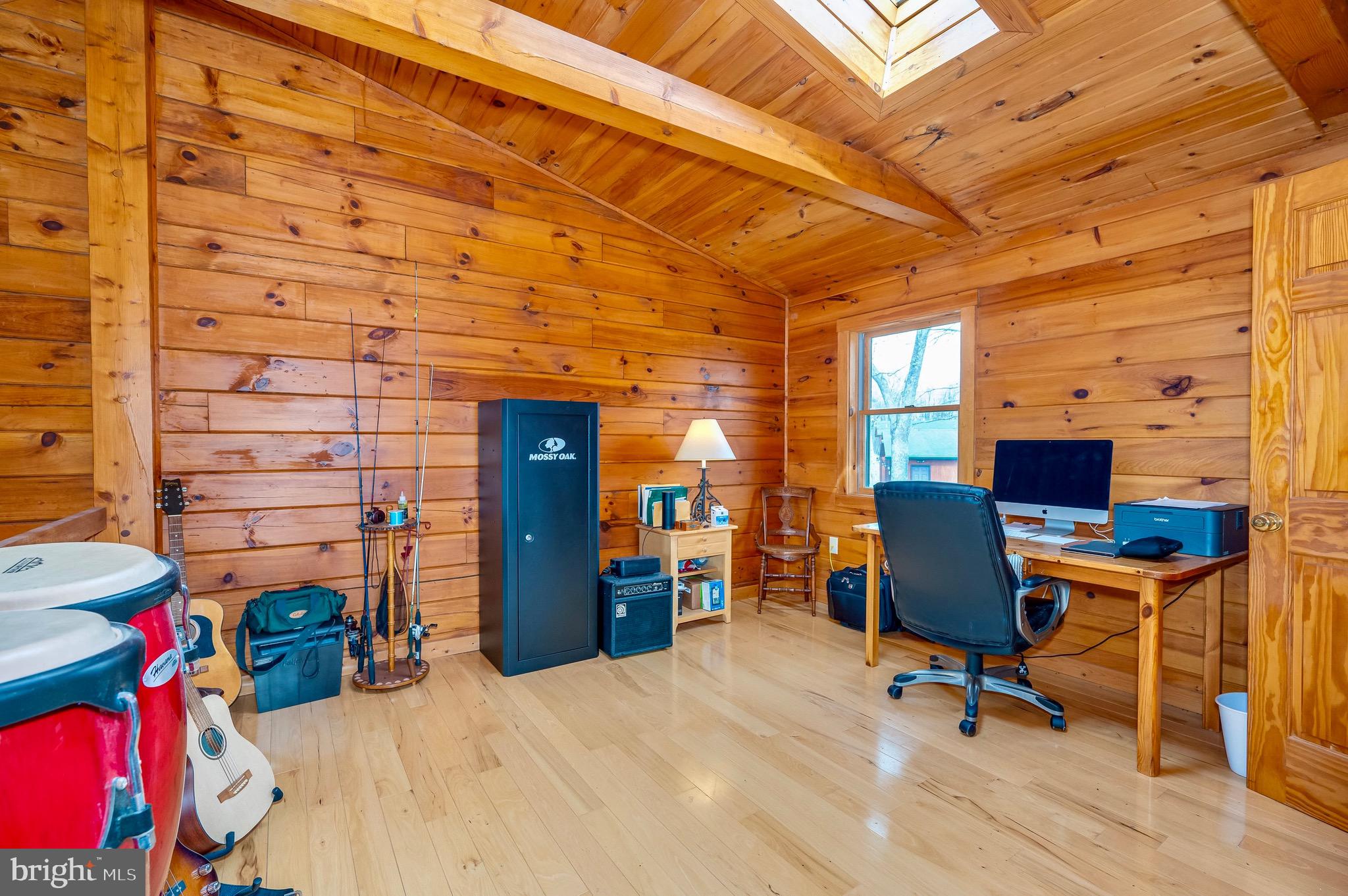 TOP OF THE MOUNTAIN - Residential