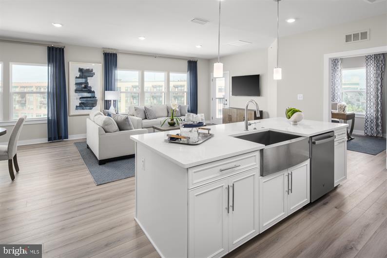 WOODLAND PARK STATION - Residential