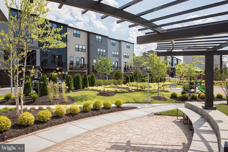 WOODLAND PARK STATION - Residential