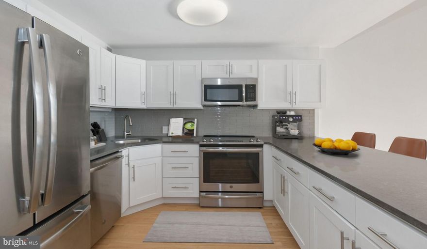 Experience all of Center City's Comforts at Riverloft Apartments. Let our 24-hour front desk attendant receive your guests, your deliveries, dry cleaning, or anything else you may need. Our high-rise apartment building also offers an on-site ATM and controlled access guest parking and garage parking for an additional fee. Relax in your loft-style apartment with 16-foot ceilings, 12-foot windows and stainless steel kitchen appliances. There are high-tech touches throughout Riverloft - tech bars with data and charging ports provide convenient pit stops, plus there is a tech lounge with pod seating, a gas fireplace and a Smart TV.  Riverloft has free Wi-Fi in all common areas, and iPads are available for check-out at the tech bar. Work out in our 24-hour Resort-Style Fitness with state-of-the-art equipment featuring personal TVs and iPod jacks.  There are also weight machines and free weights for a lower-impact workout. Located steps from Rittenhouse Square surrounded by world class dinning and shopping.  Monthly rent amount varies based on move-in date and lease term, and prices subject to change on daily basis. Chestnut.  ** Prices and availability subject to change on a daily basis ** Photos are of model units ** Parking may be available for additional fee **