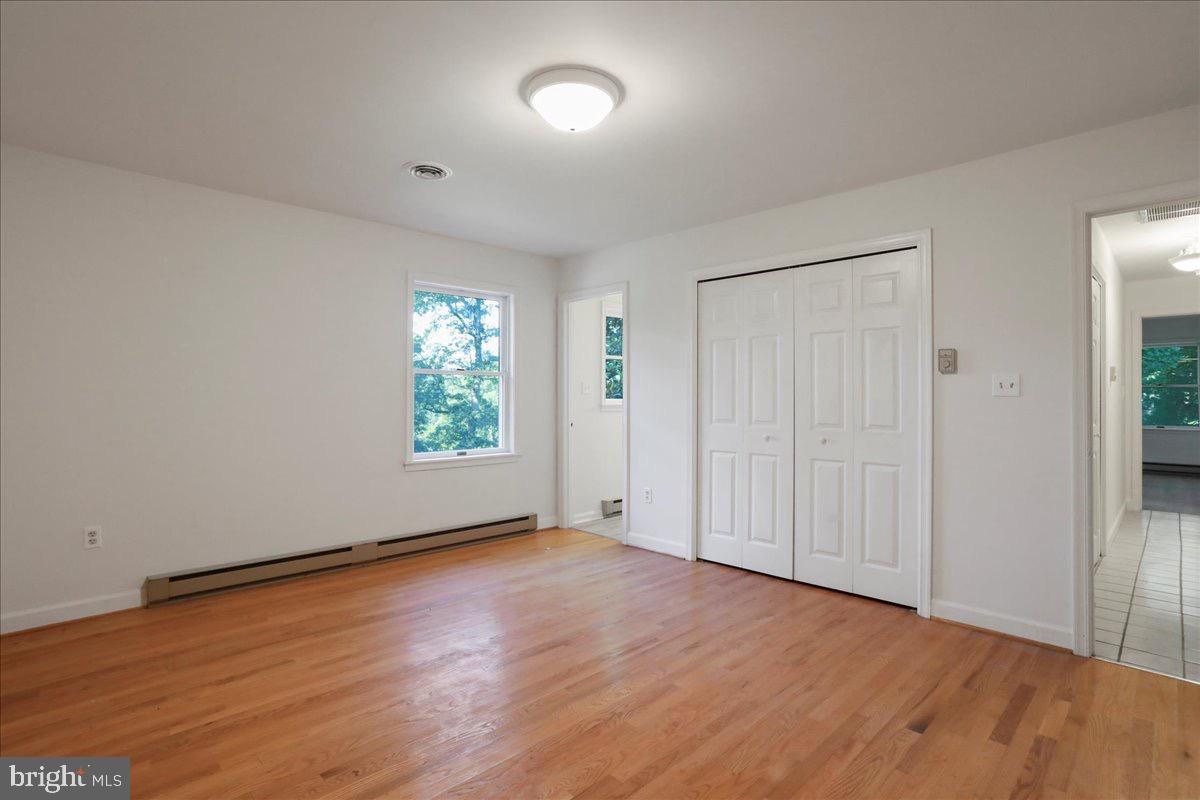 FOXCREST MANOR - Residential