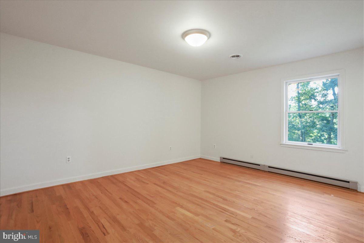 FOXCREST MANOR - Residential