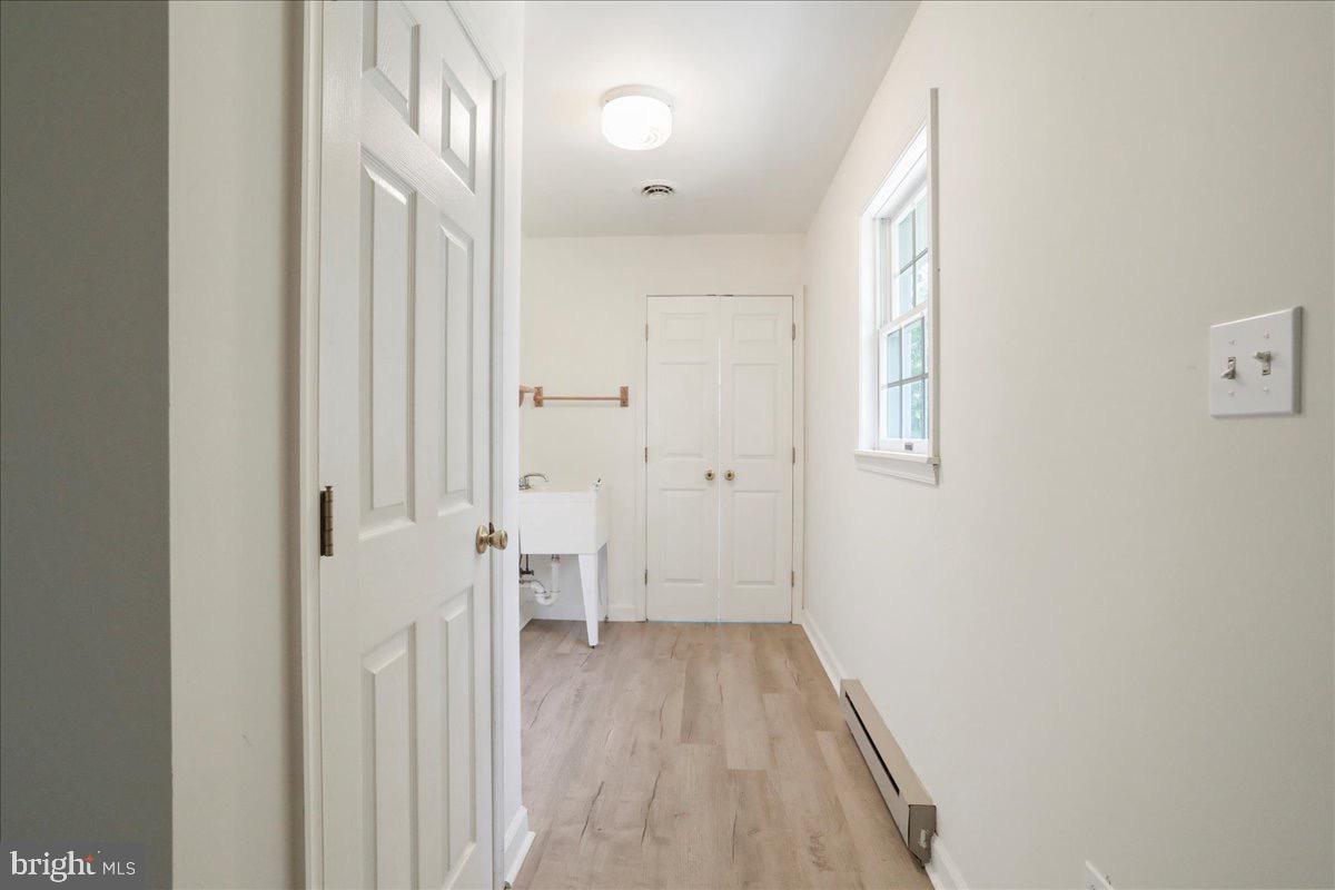 FOXCREST MANOR - Residential