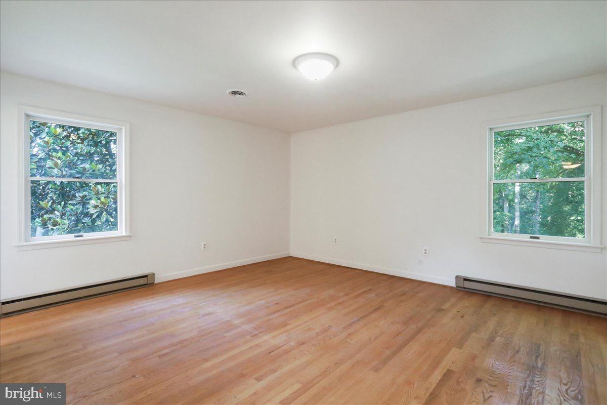 FOXCREST MANOR - Residential