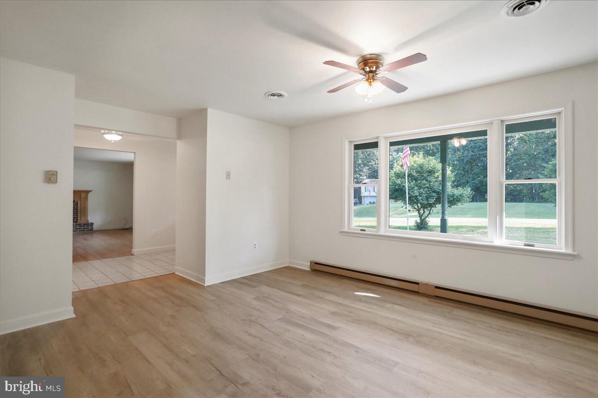 FOXCREST MANOR - Residential