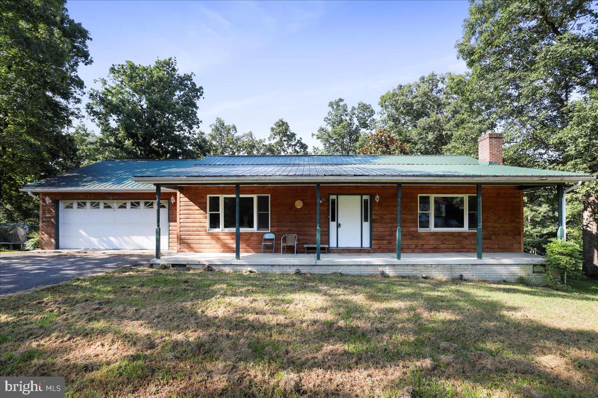 FOXCREST MANOR - Residential