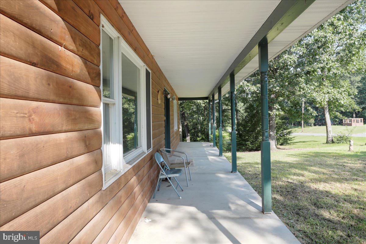 FOXCREST MANOR - Residential