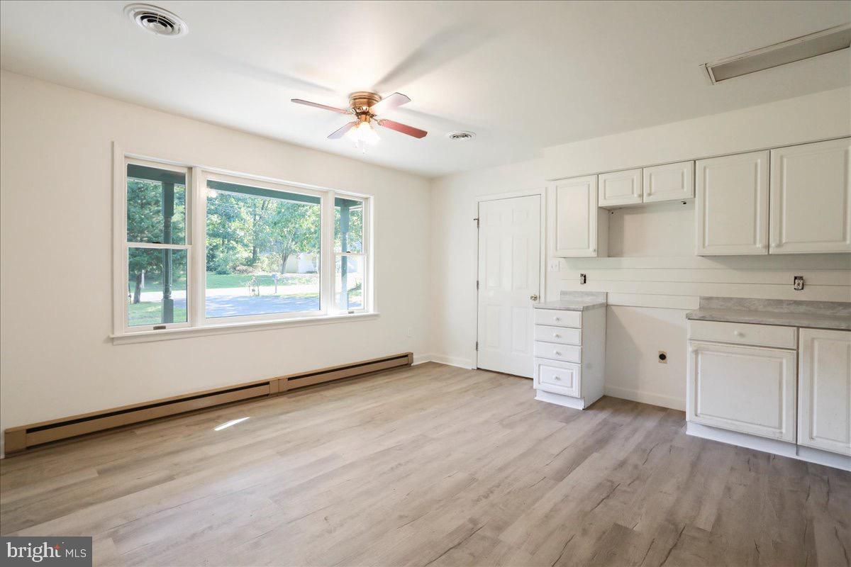 FOXCREST MANOR - Residential