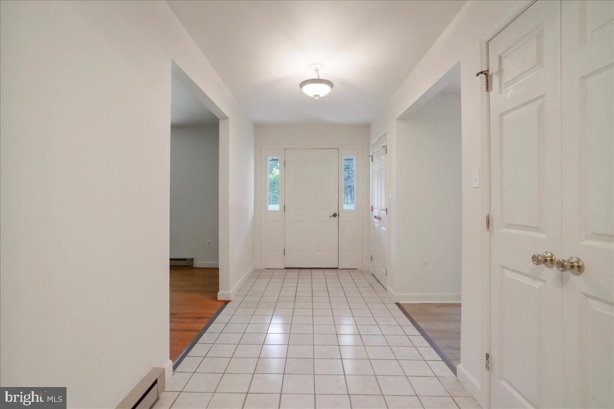 FOXCREST MANOR - Residential