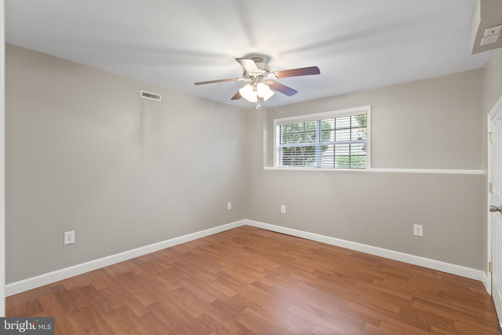 COURTS AT STAFFORD - Residential