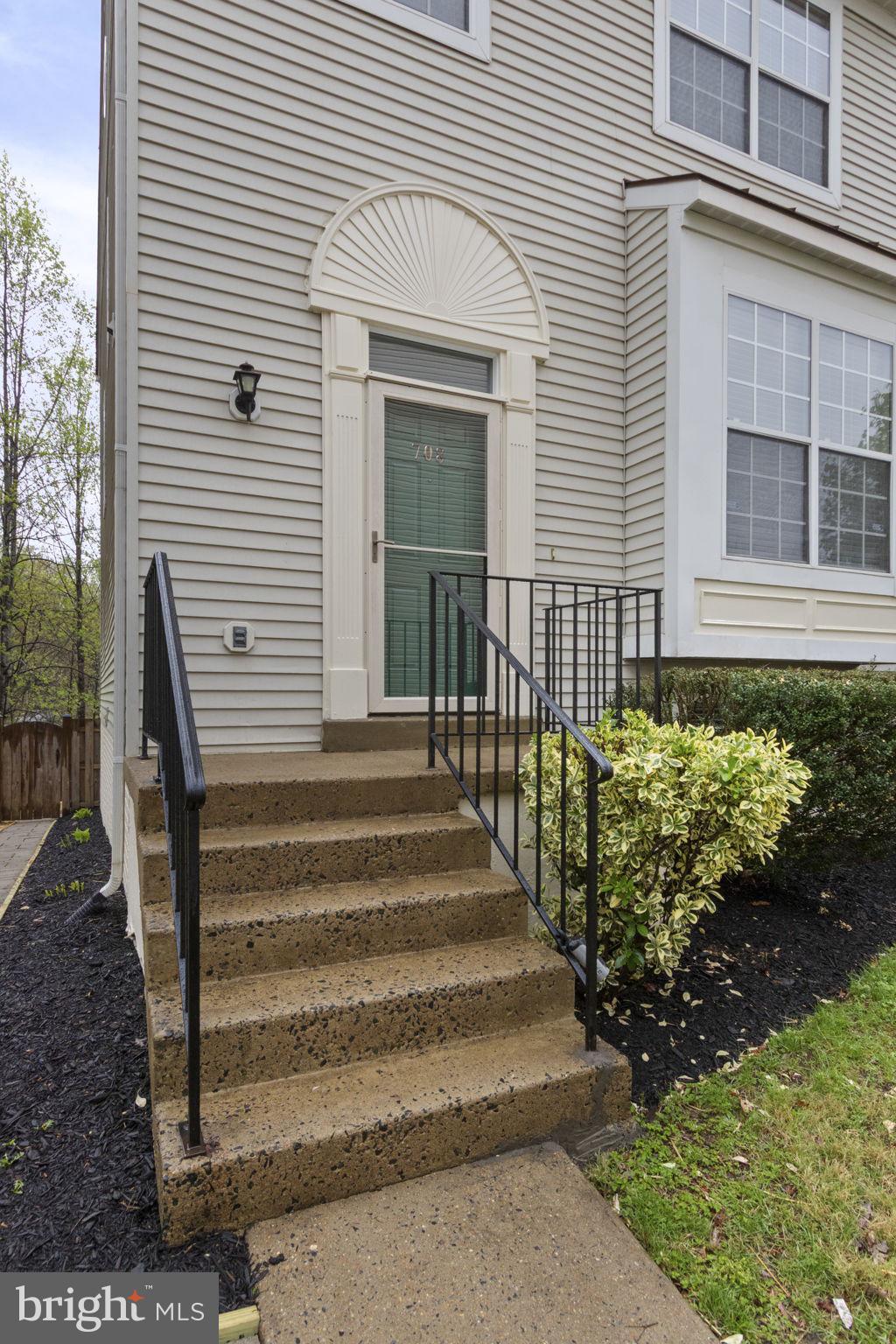 COURTS AT STAFFORD - Residential