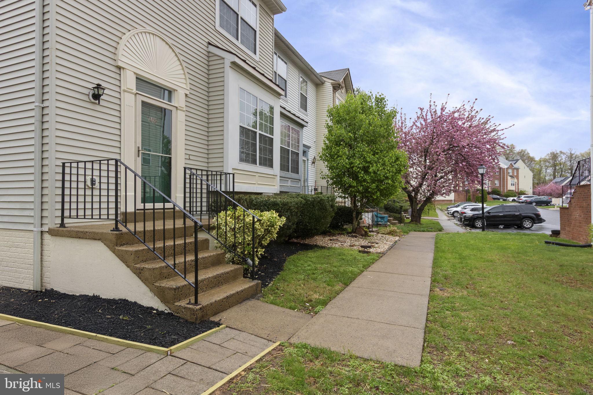 COURTS AT STAFFORD - Residential