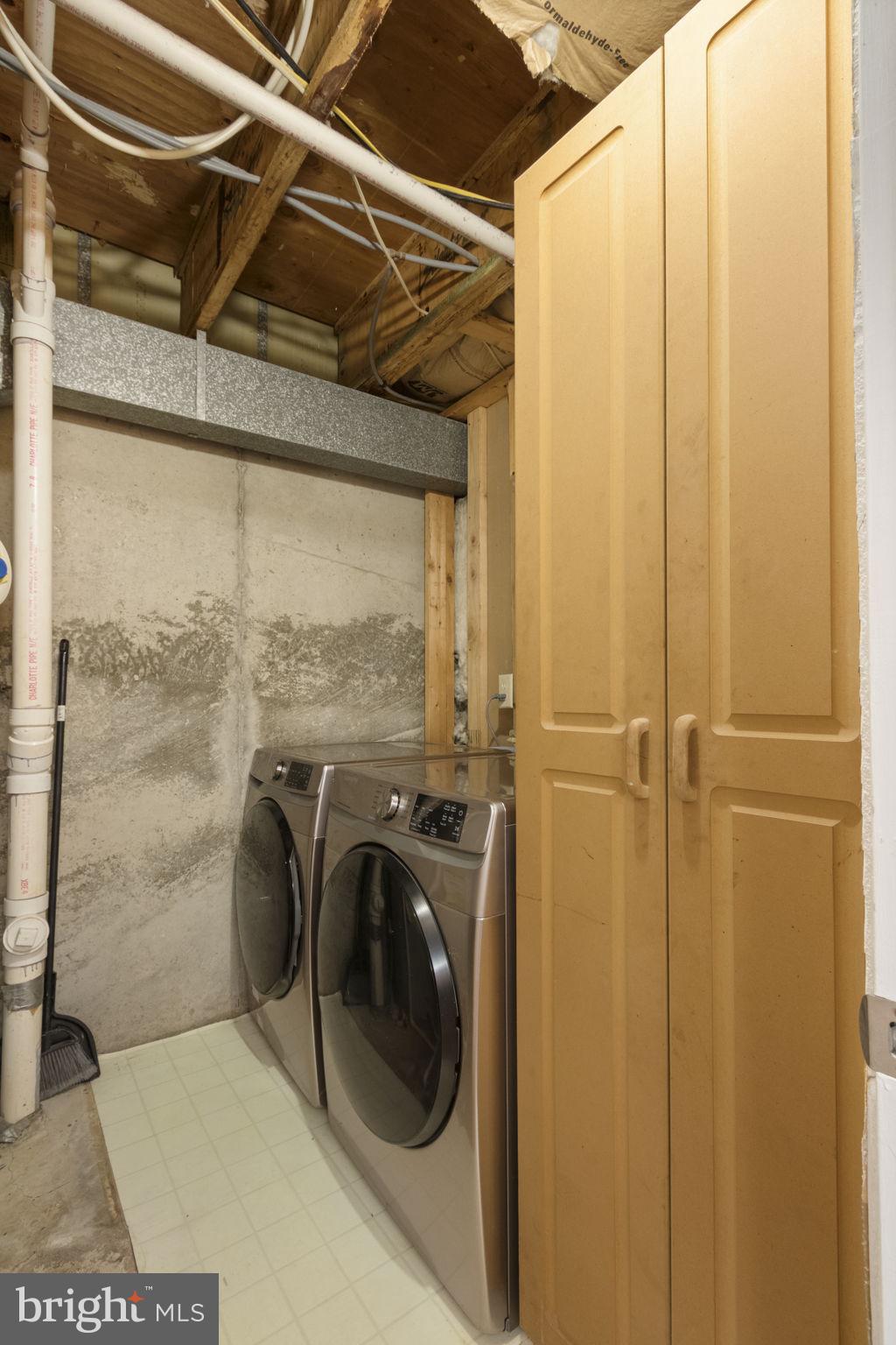 COURTS AT STAFFORD - Residential