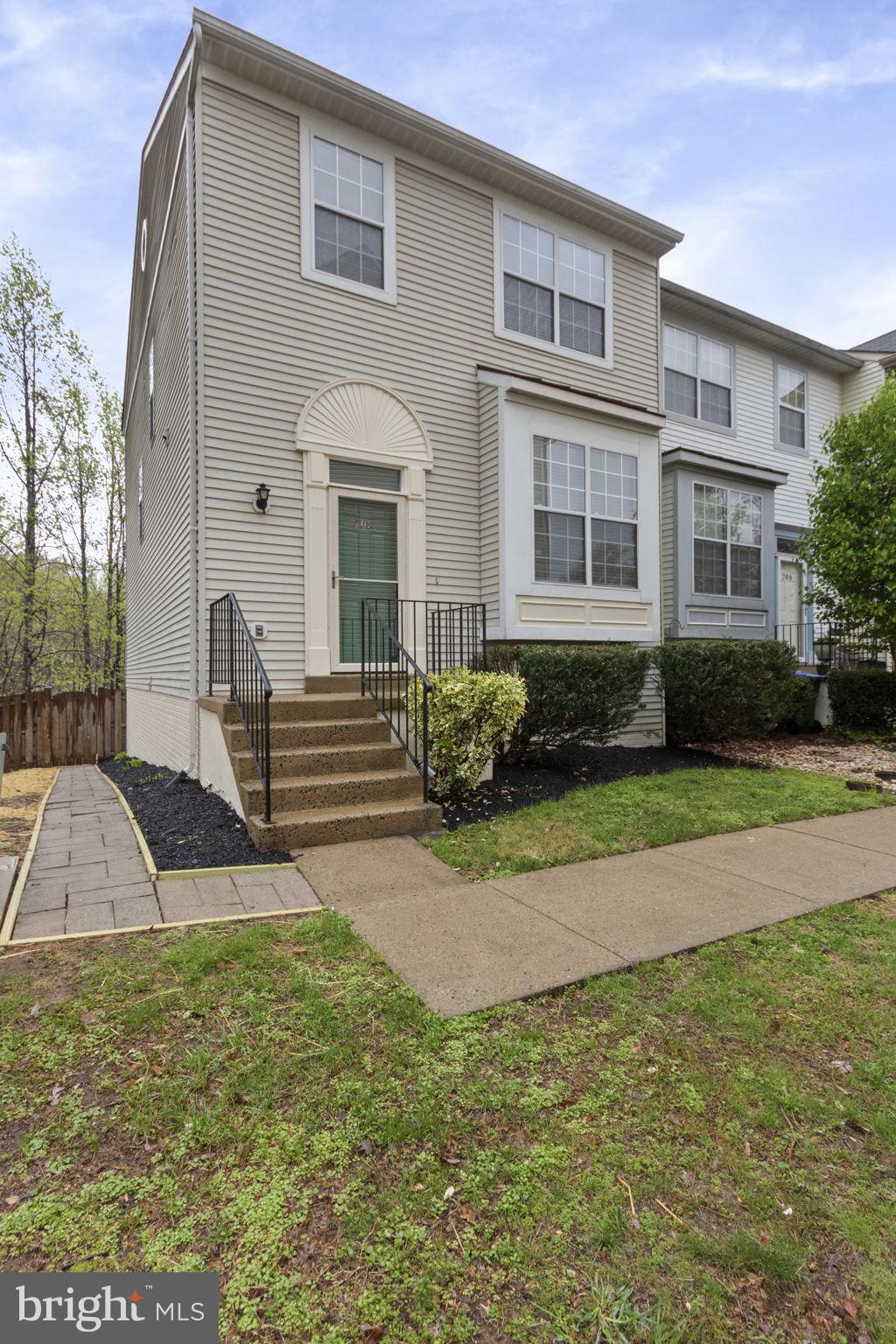 COURTS AT STAFFORD - Residential