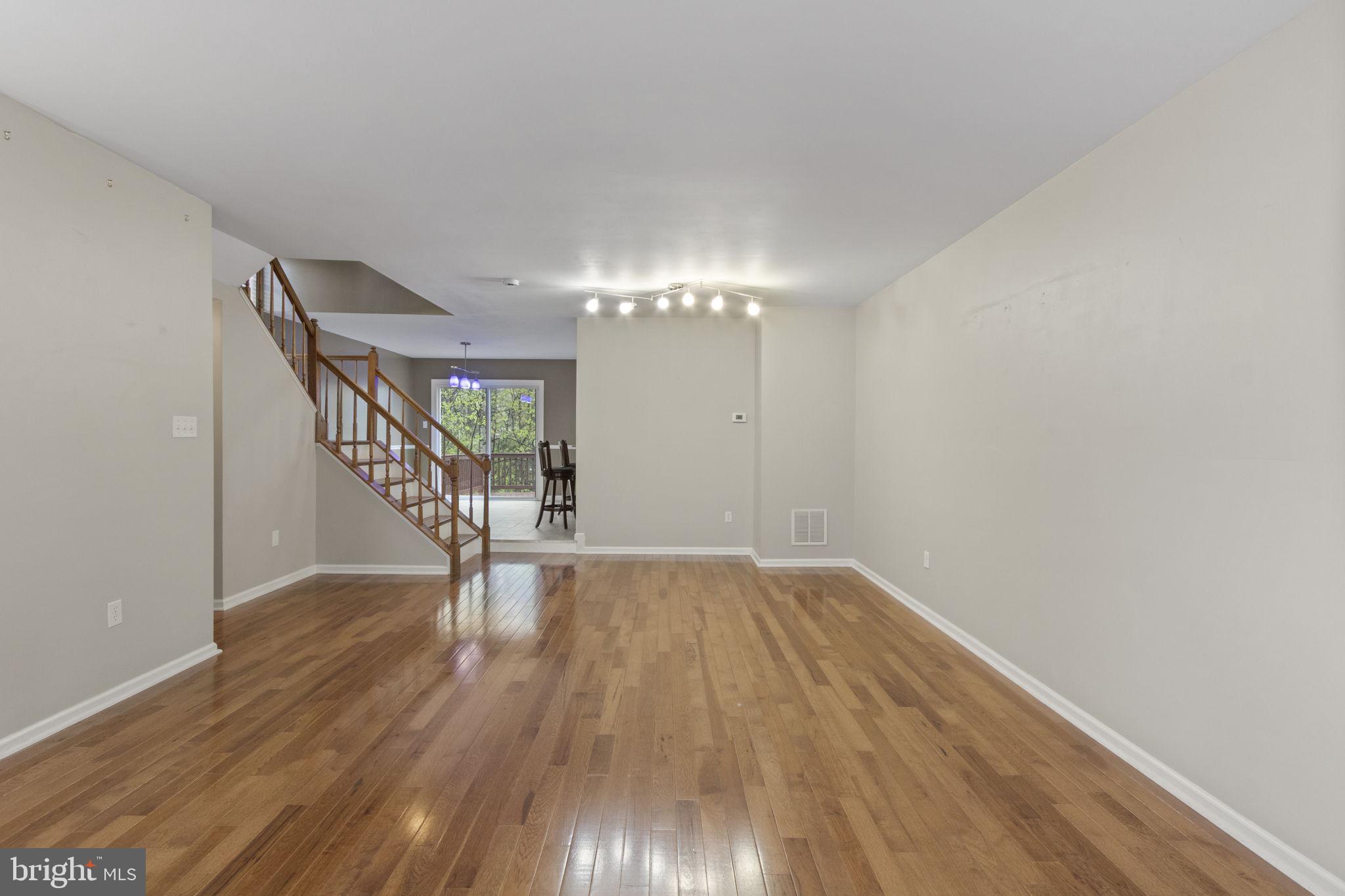 COURTS AT STAFFORD - Residential