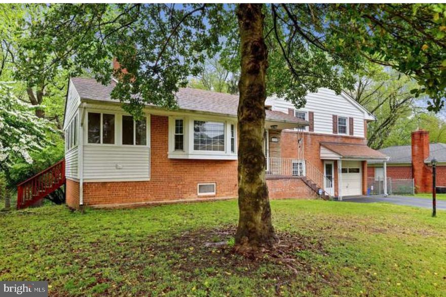 Welcome to this beautiful Split Level located in the Homestead Estates subdivision of Silver Spring. This 4 bedrooms 3 and 1/2 bathrooms, updated kitchen with granite countertops, ample cabinet space, high-end stainless steel appliances, and ceramic tile flooring. Other features include updated windows, hardwood floors, formal leaving room, Master suite, fireplace, fully finished walk-out basement with recessed lighting, Large fenced in backyard with storage shed, and more. Close to Metro and bus , shopping and places of worship.
Sold AS-IS