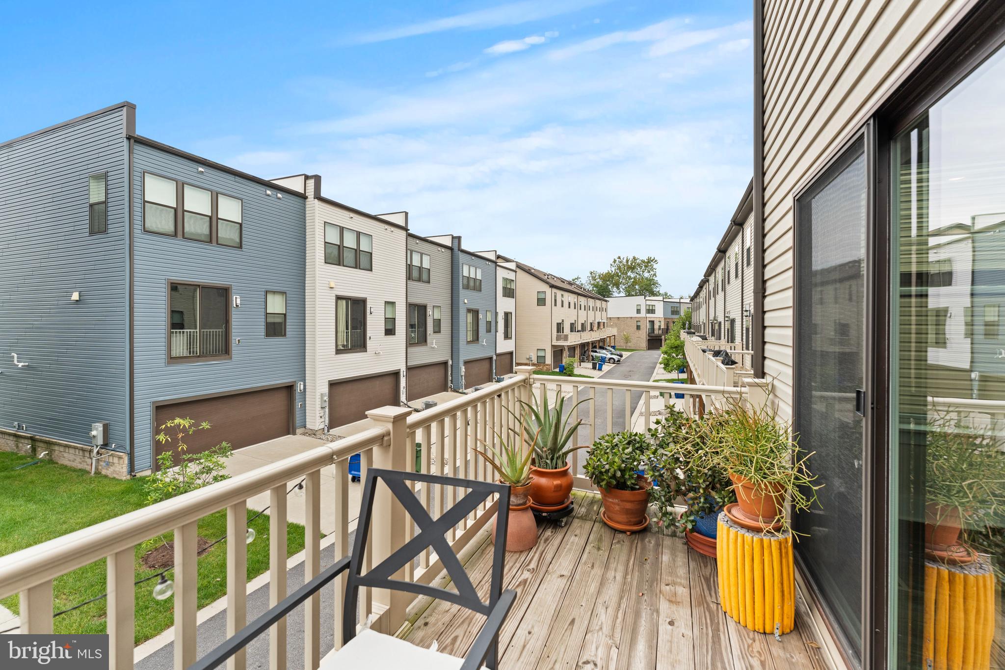 MEDFIELD - Residential