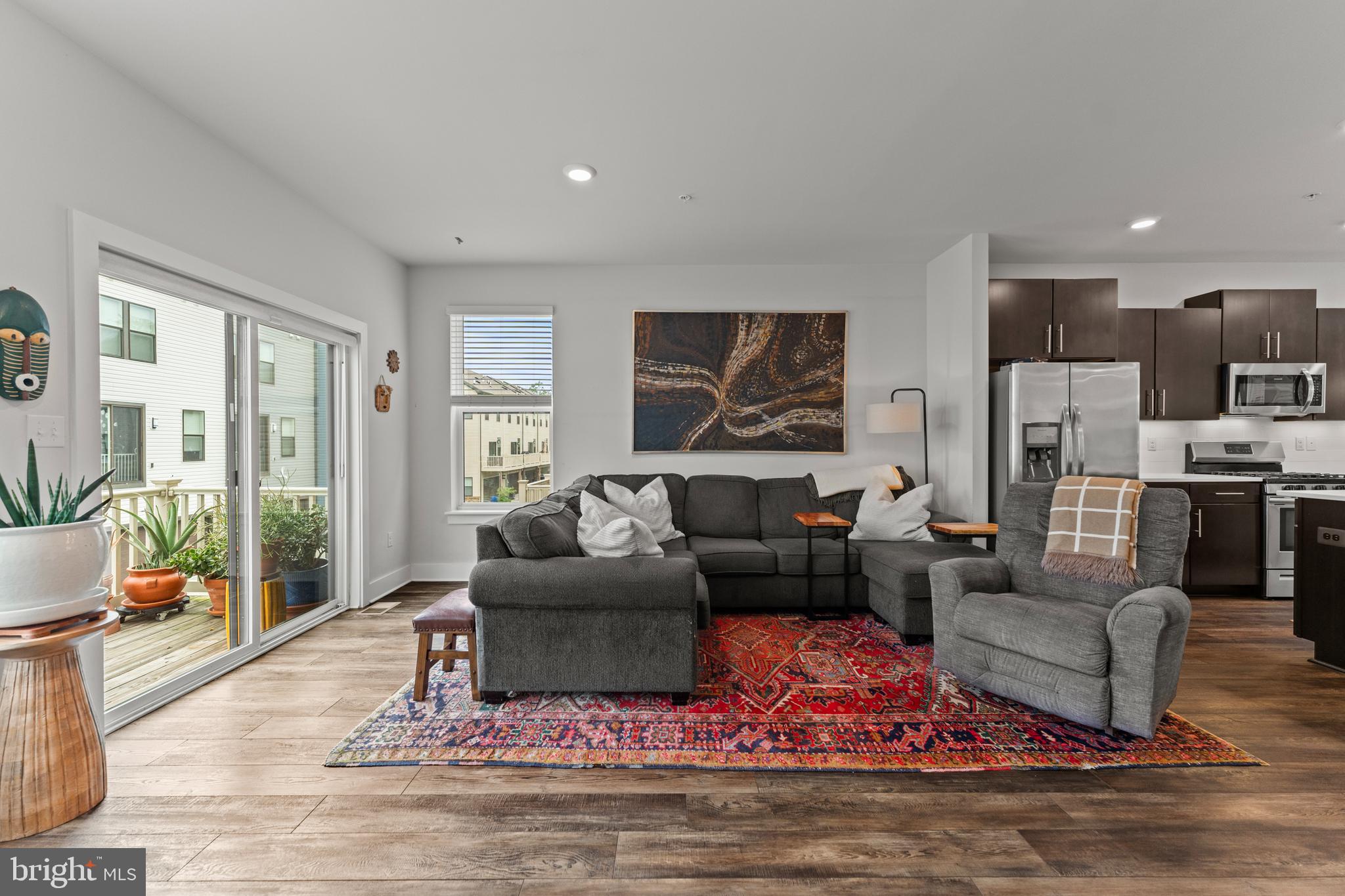 MEDFIELD - Residential