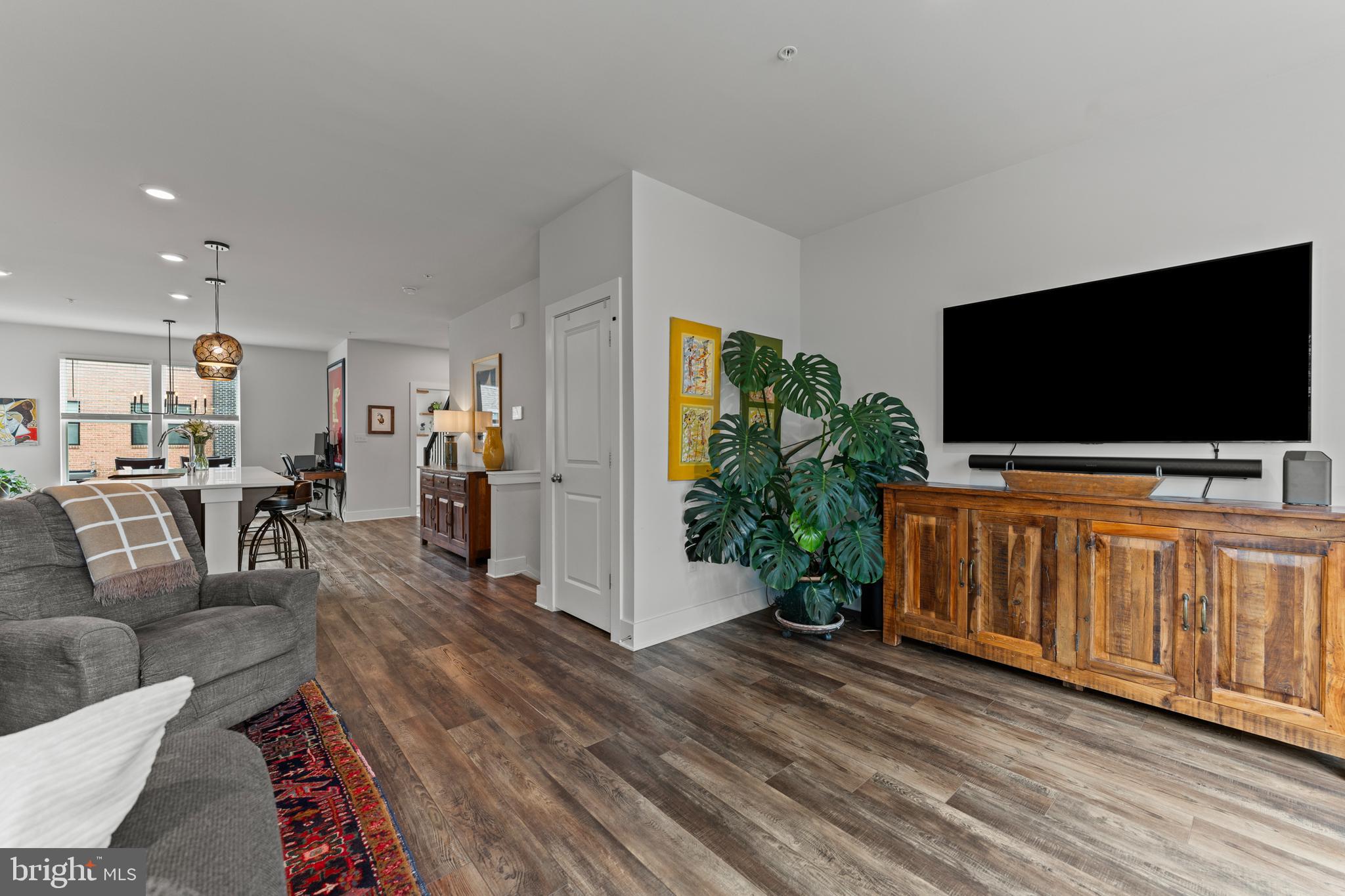 MEDFIELD - Residential