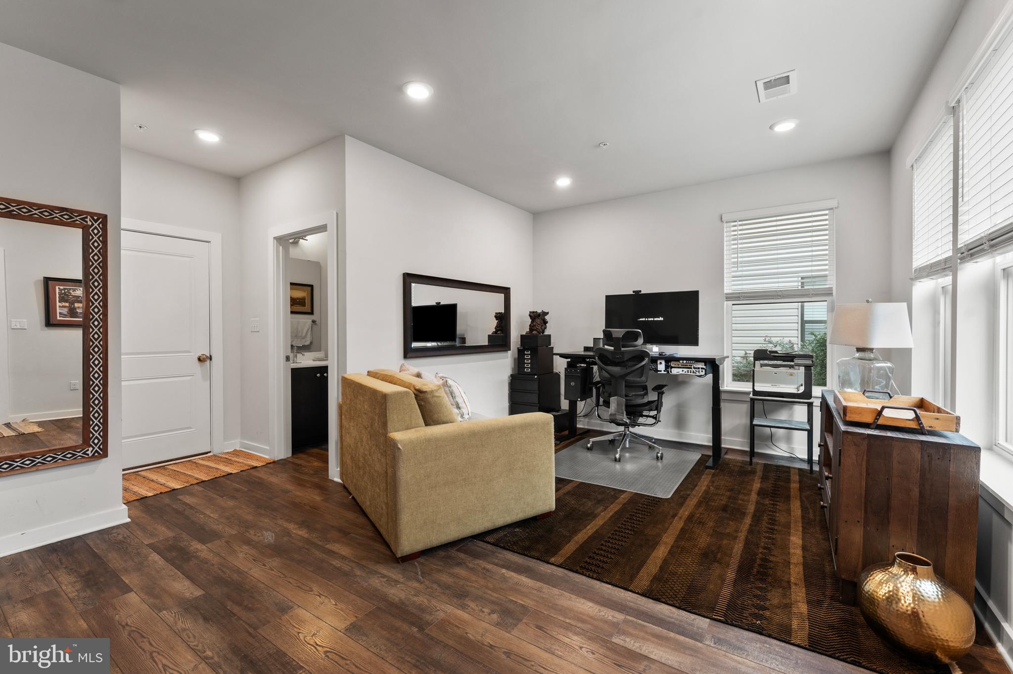 MEDFIELD - Residential