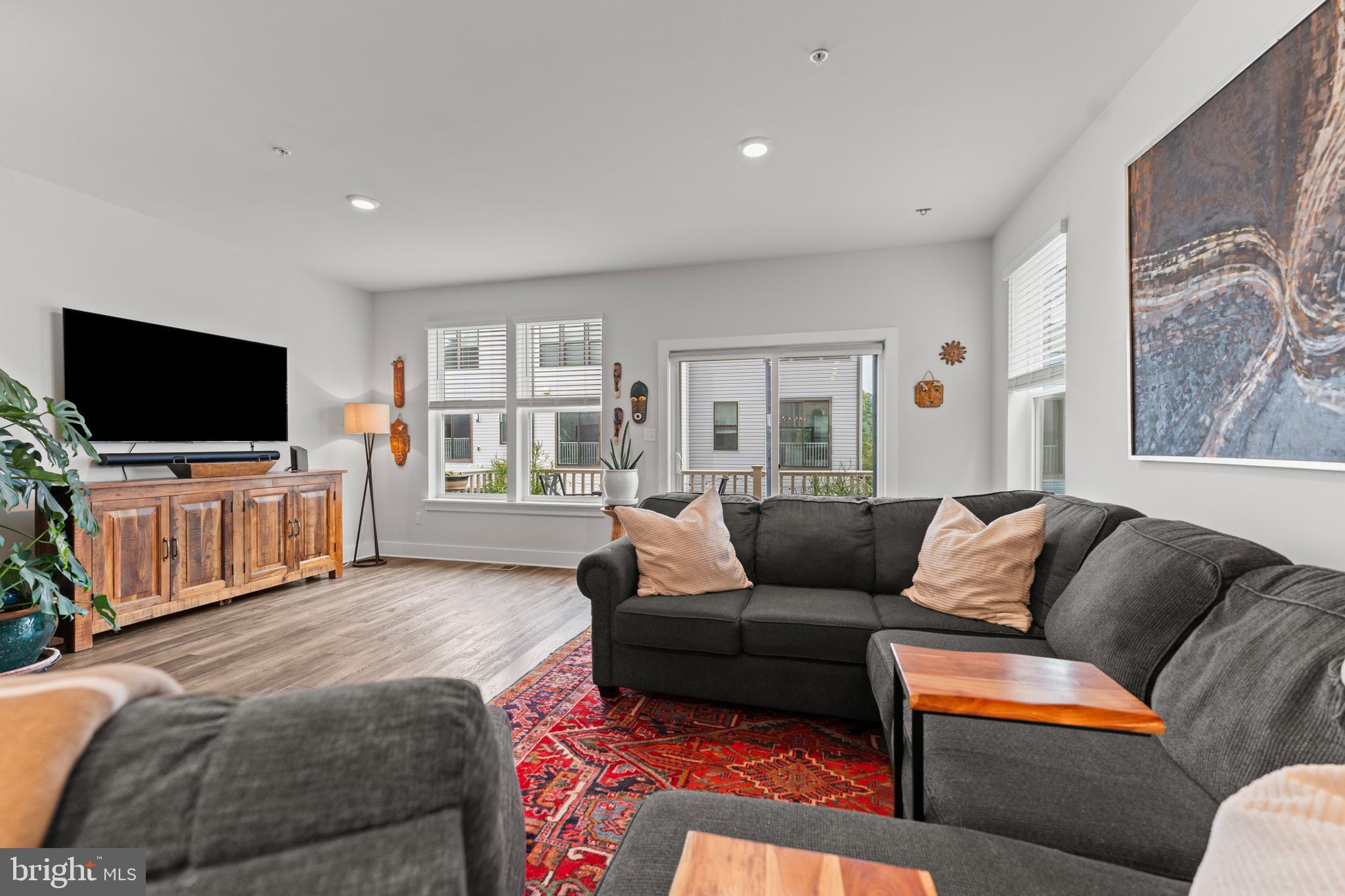 MEDFIELD - Residential