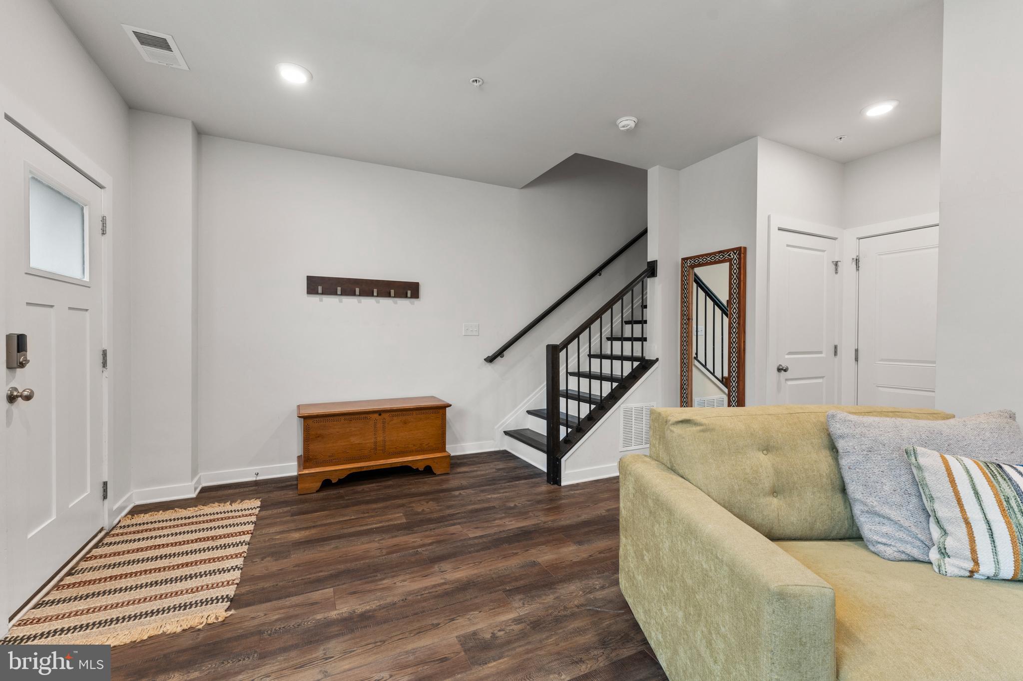 MEDFIELD - Residential