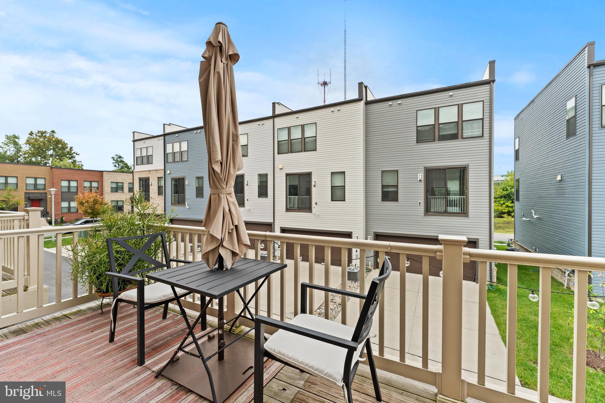 MEDFIELD - Residential