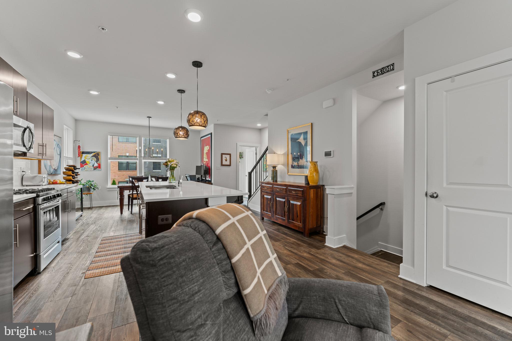 MEDFIELD - Residential