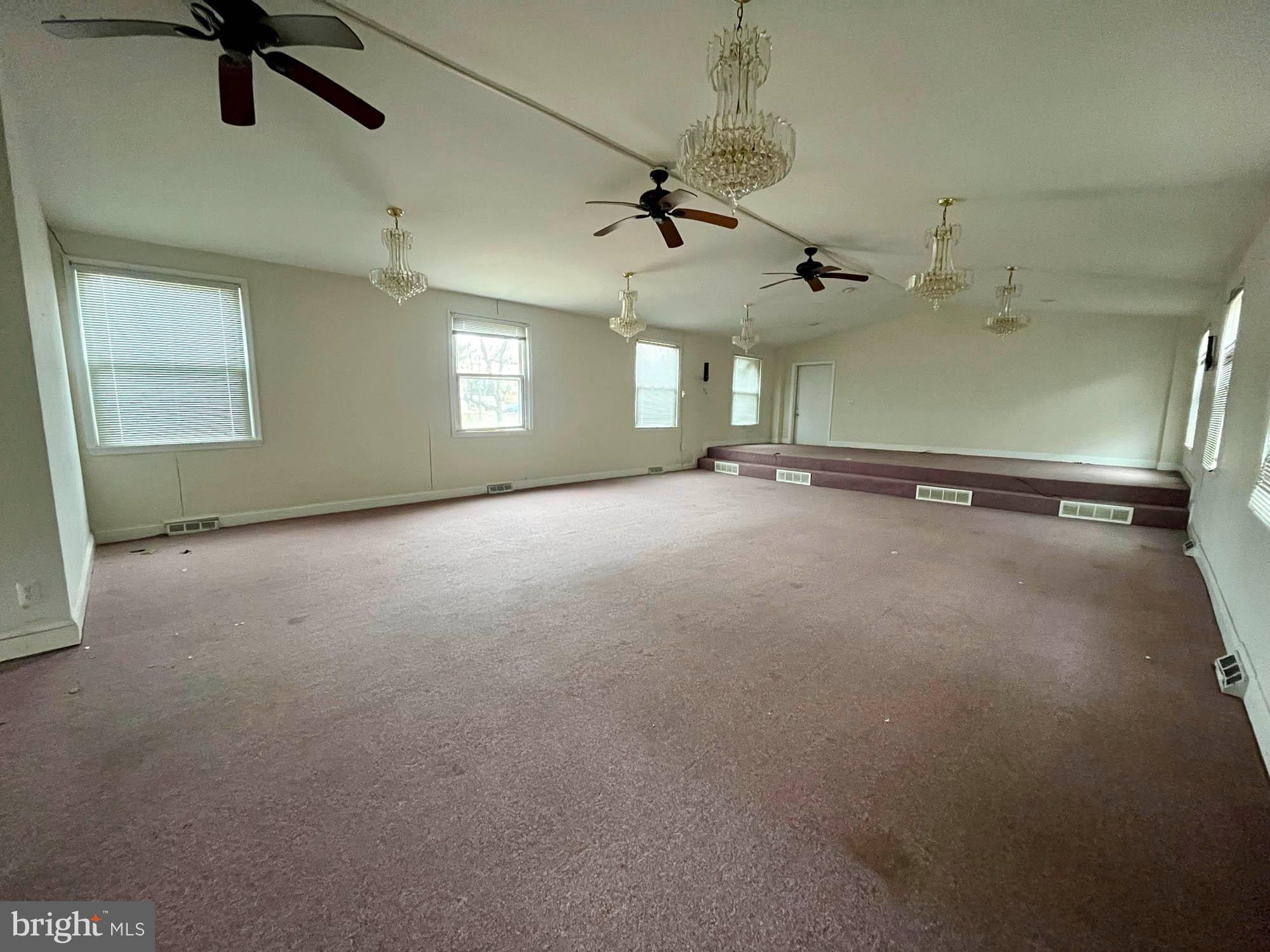 MEDFIELD - Residential