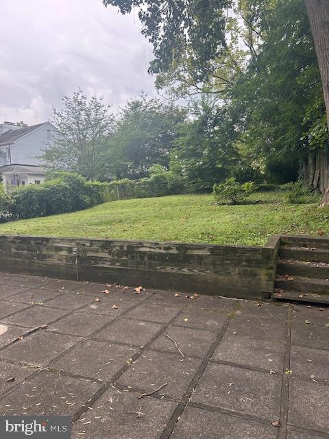 CHEVY CHASE HILLS - Residential