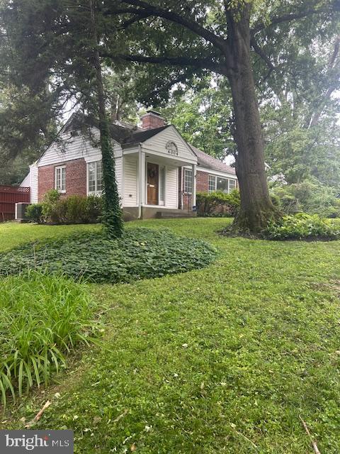 CHEVY CHASE HILLS - Residential