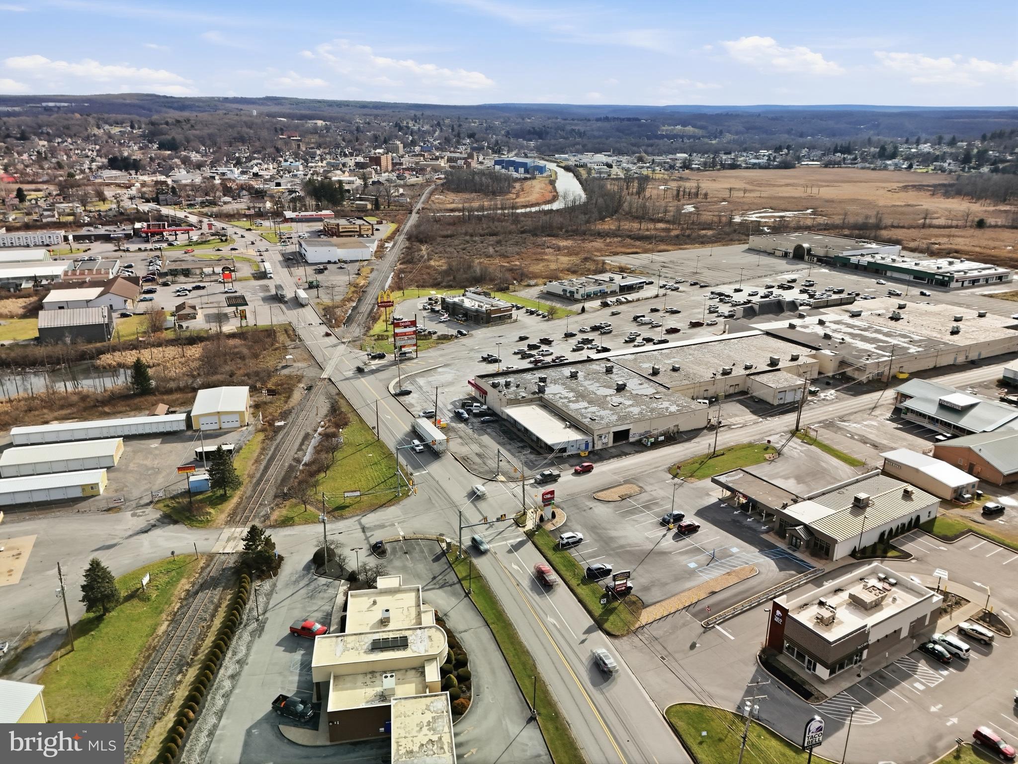 1081 & 1083 N FRONT STREET