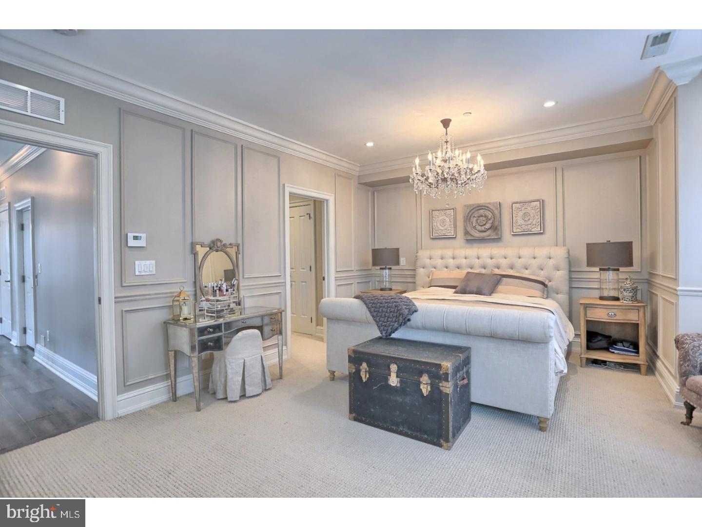 SOCIETY HILL - Residential