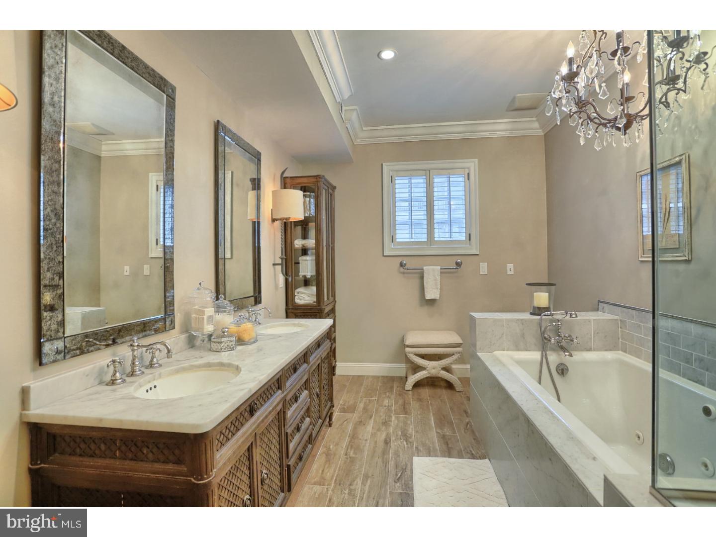 SOCIETY HILL - Residential