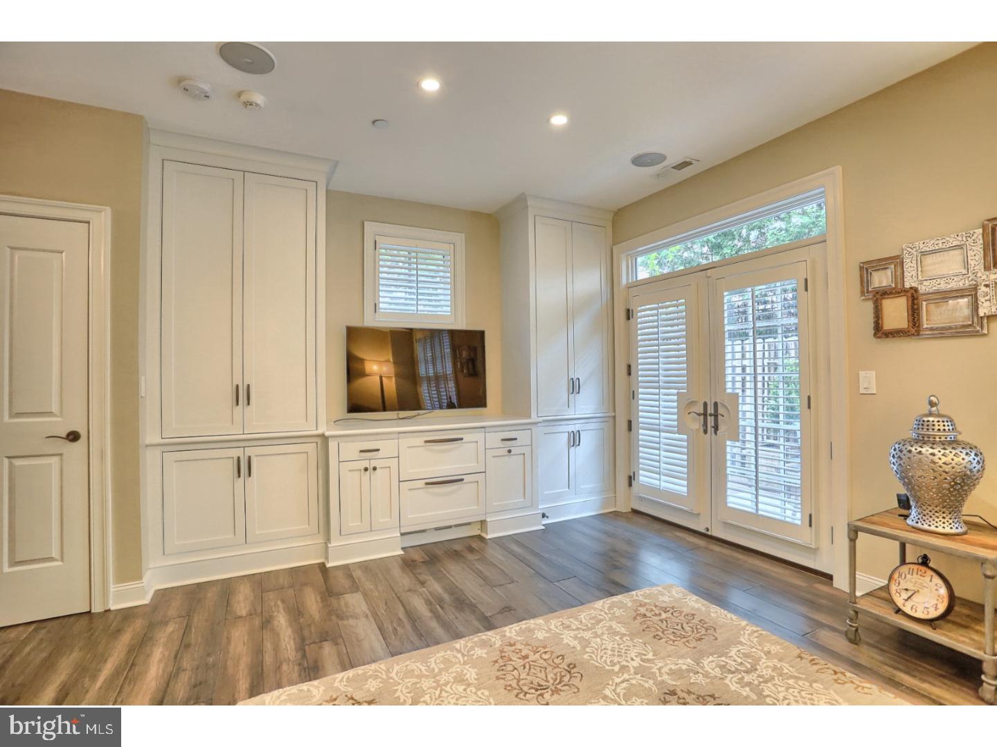 SOCIETY HILL - Residential