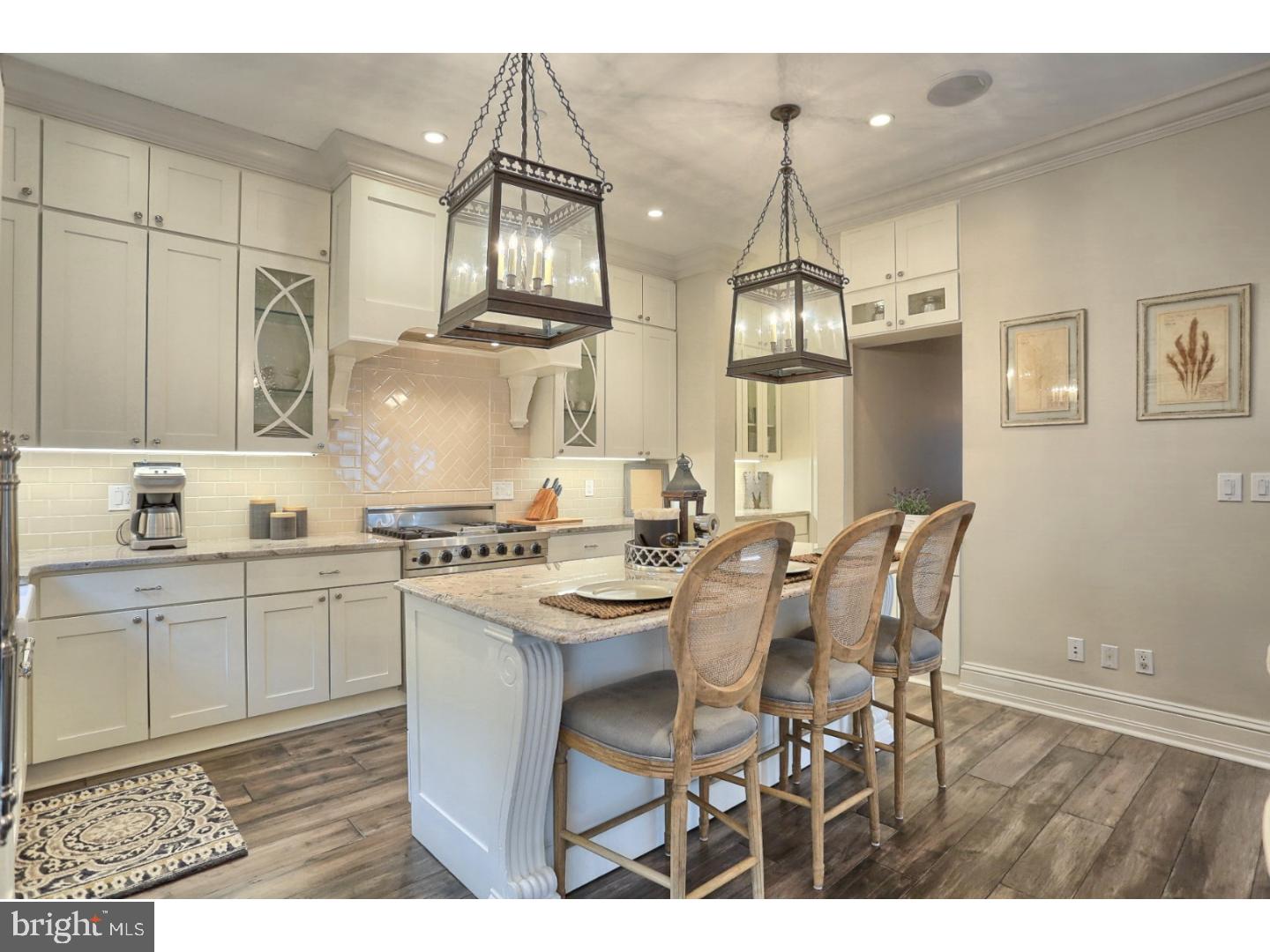 SOCIETY HILL - Residential