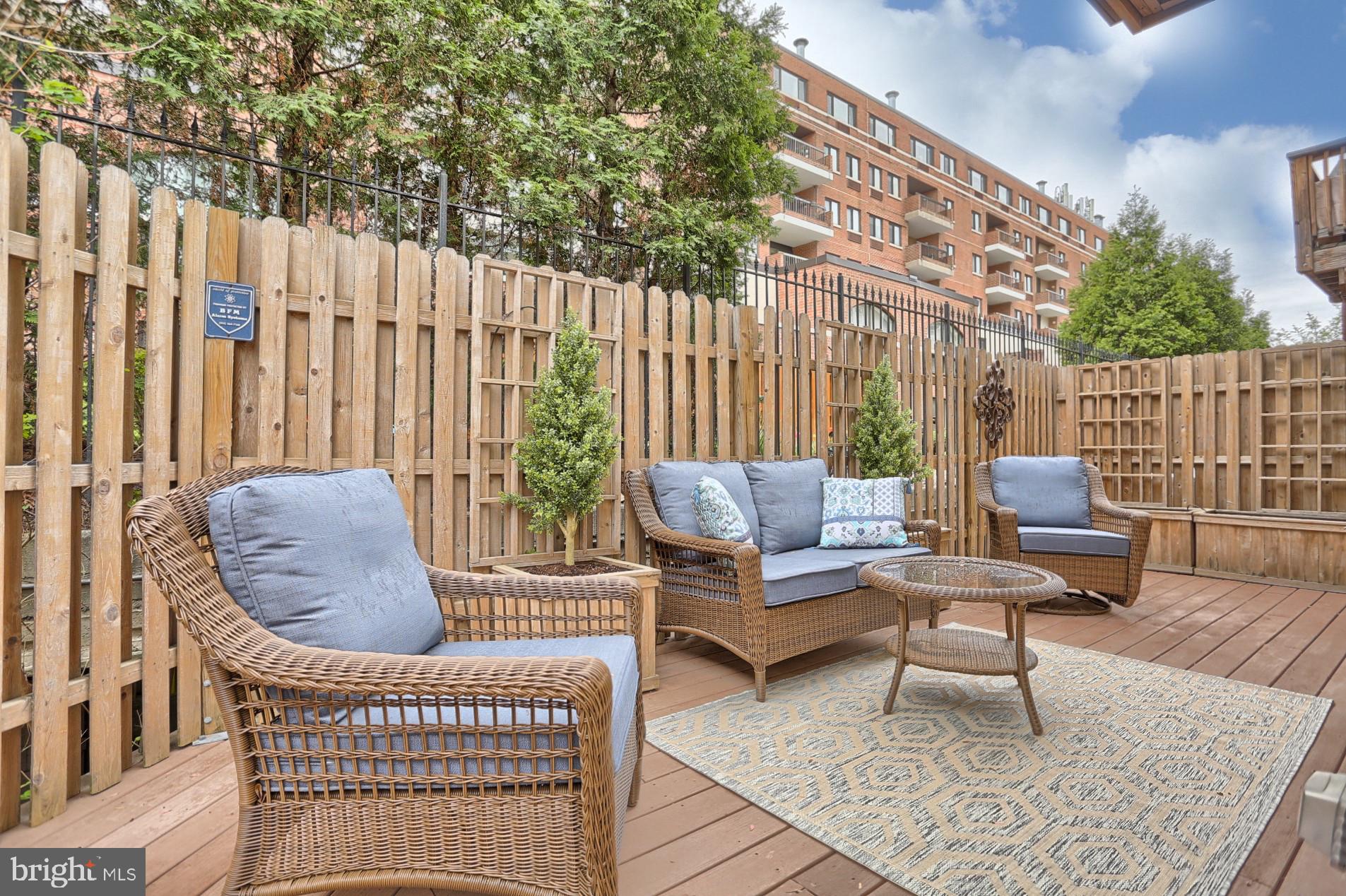 SOCIETY HILL - Residential