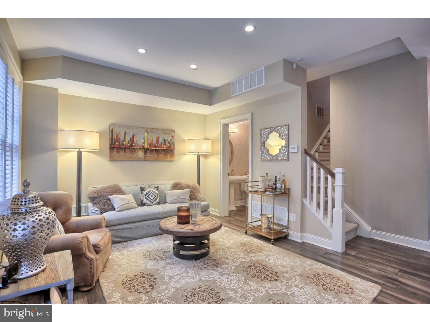 SOCIETY HILL - Residential