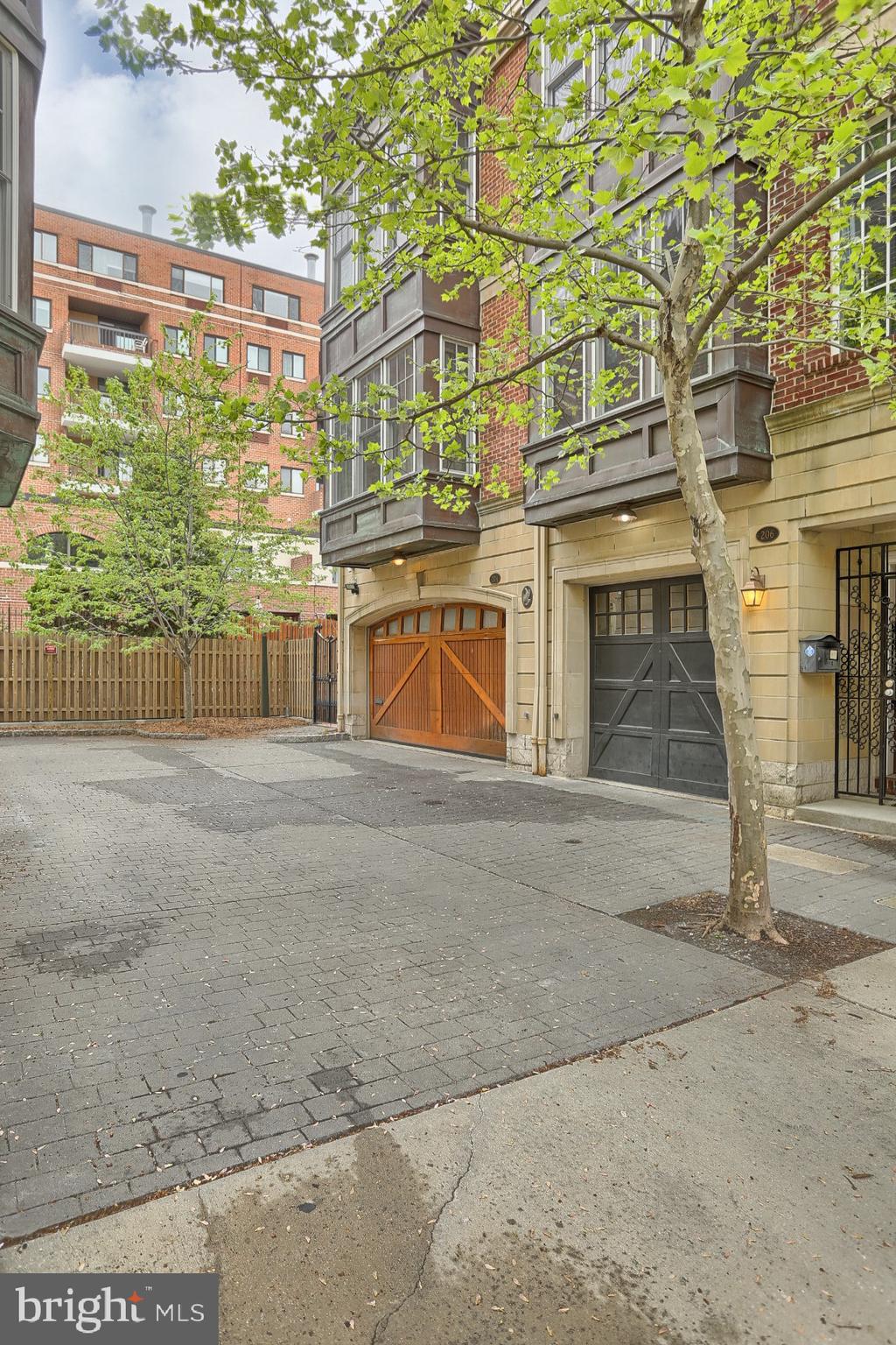 SOCIETY HILL - Residential