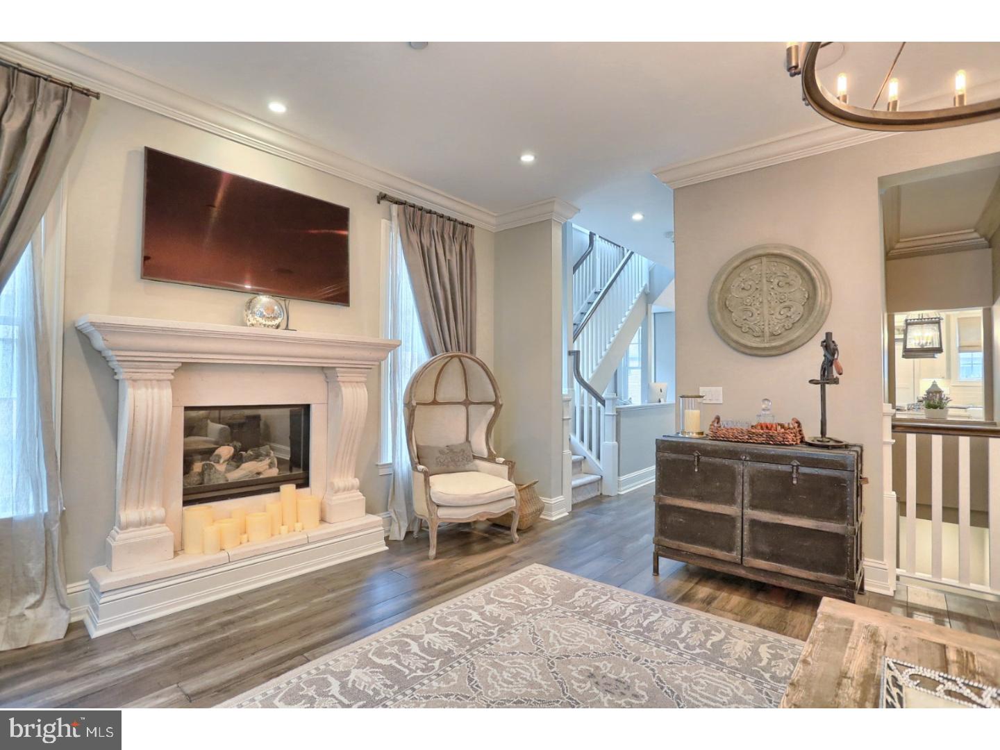 SOCIETY HILL - Residential