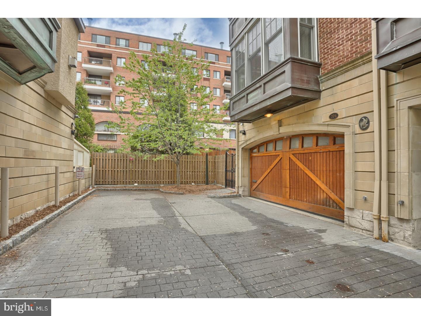 SOCIETY HILL - Residential