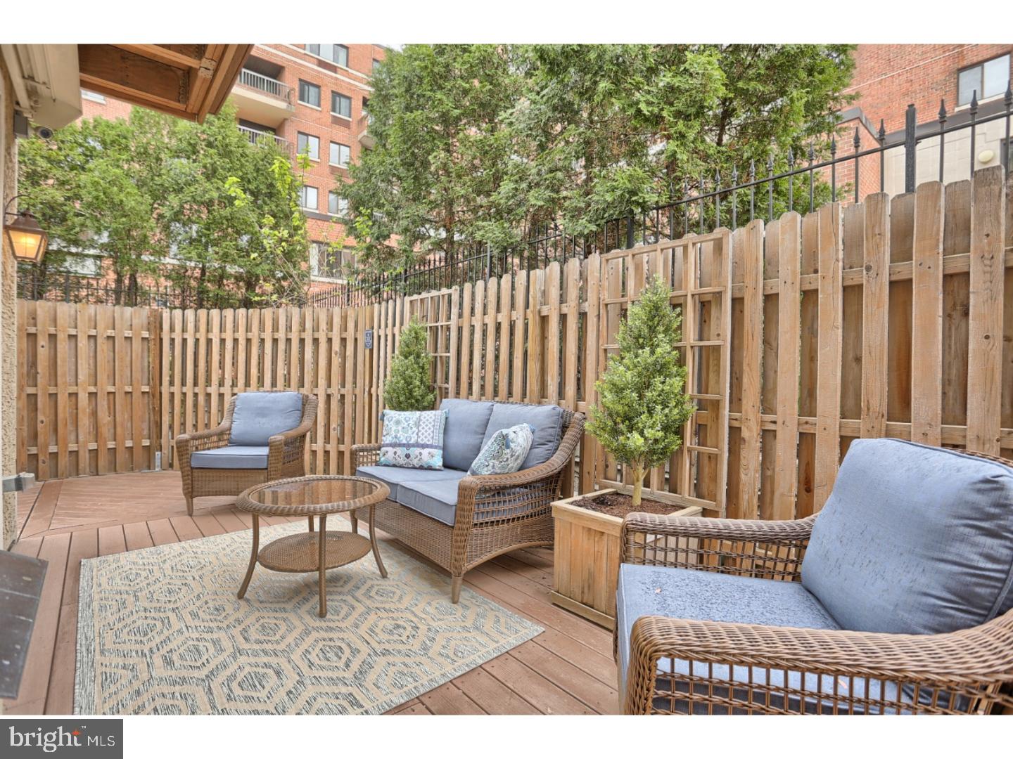 SOCIETY HILL - Residential