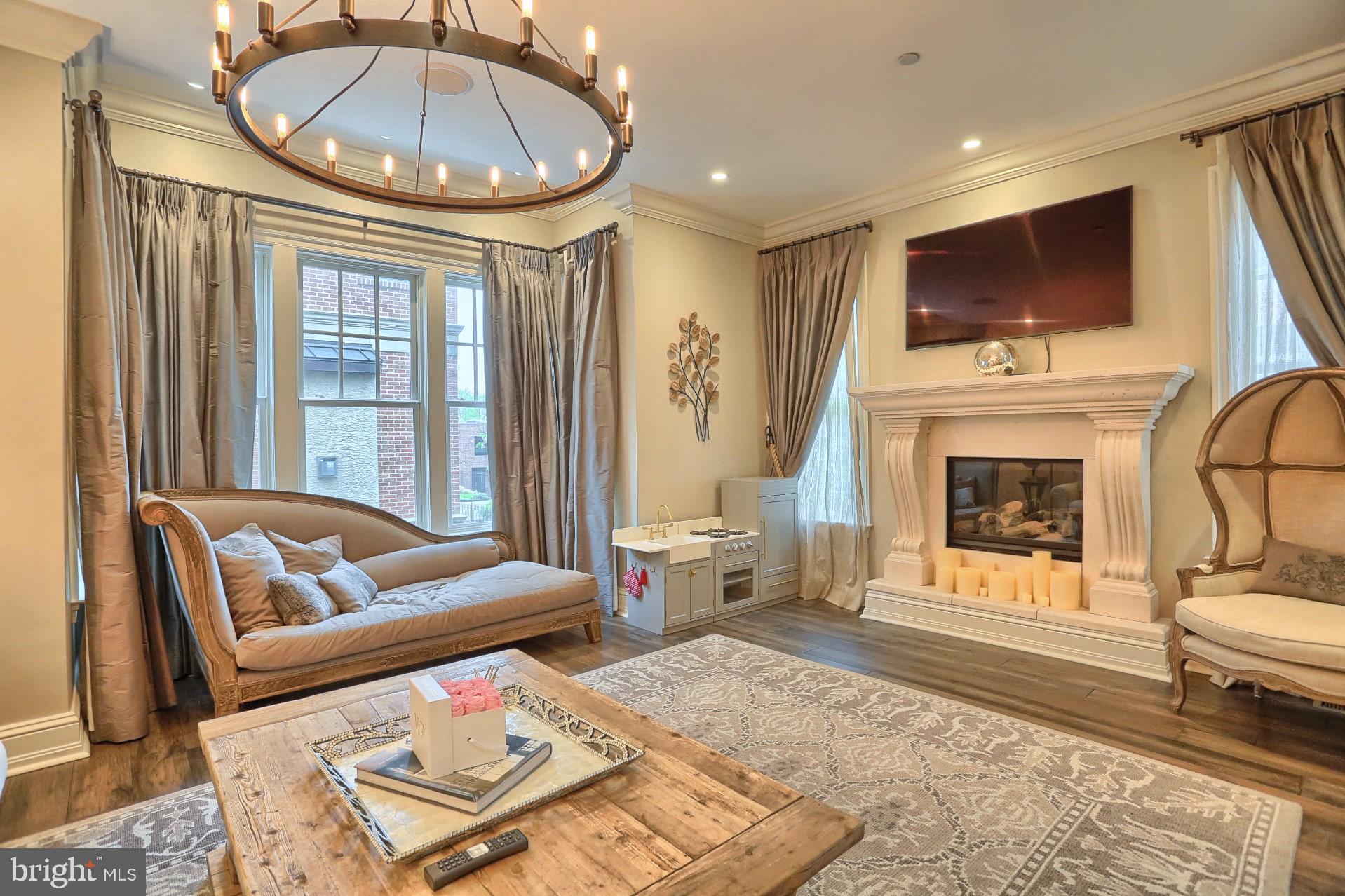 SOCIETY HILL - Residential