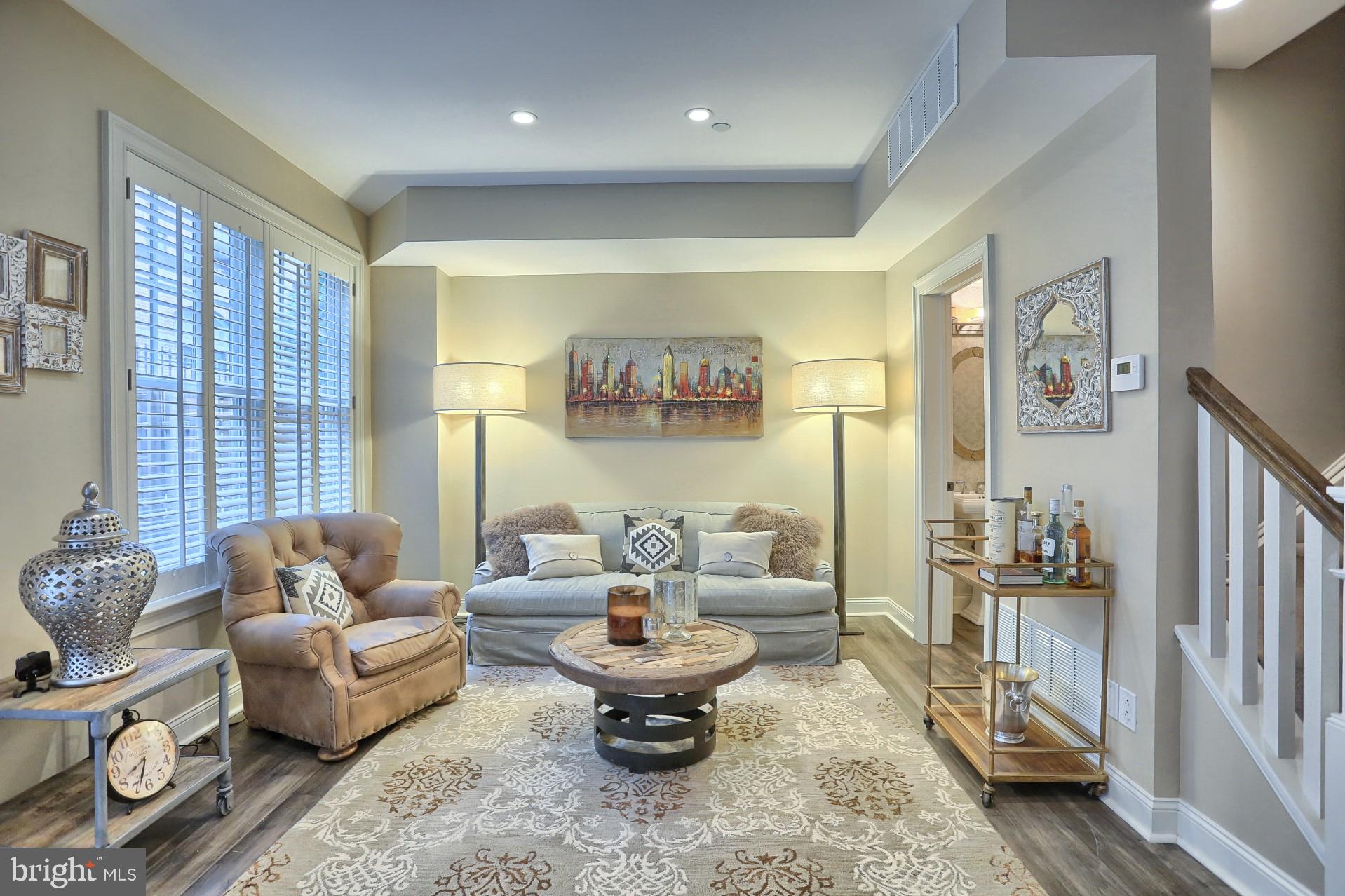 SOCIETY HILL - Residential