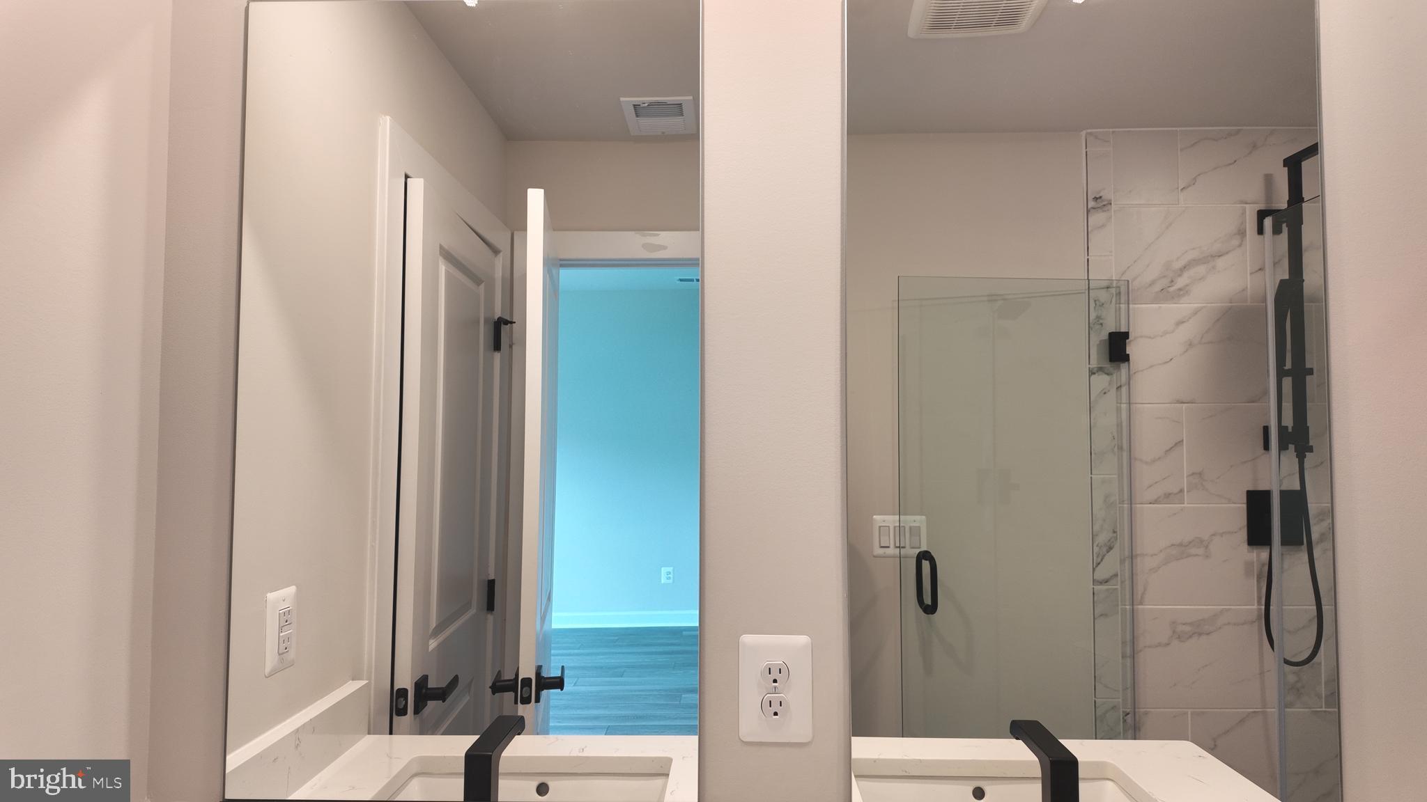 WOODLAND PARK - Residential Lease