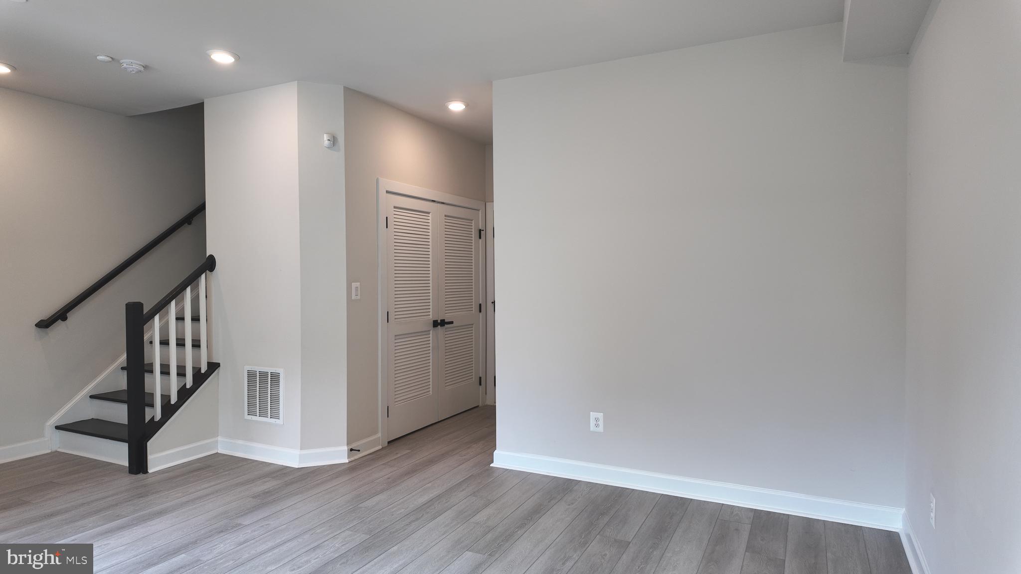 WOODLAND PARK - Residential Lease