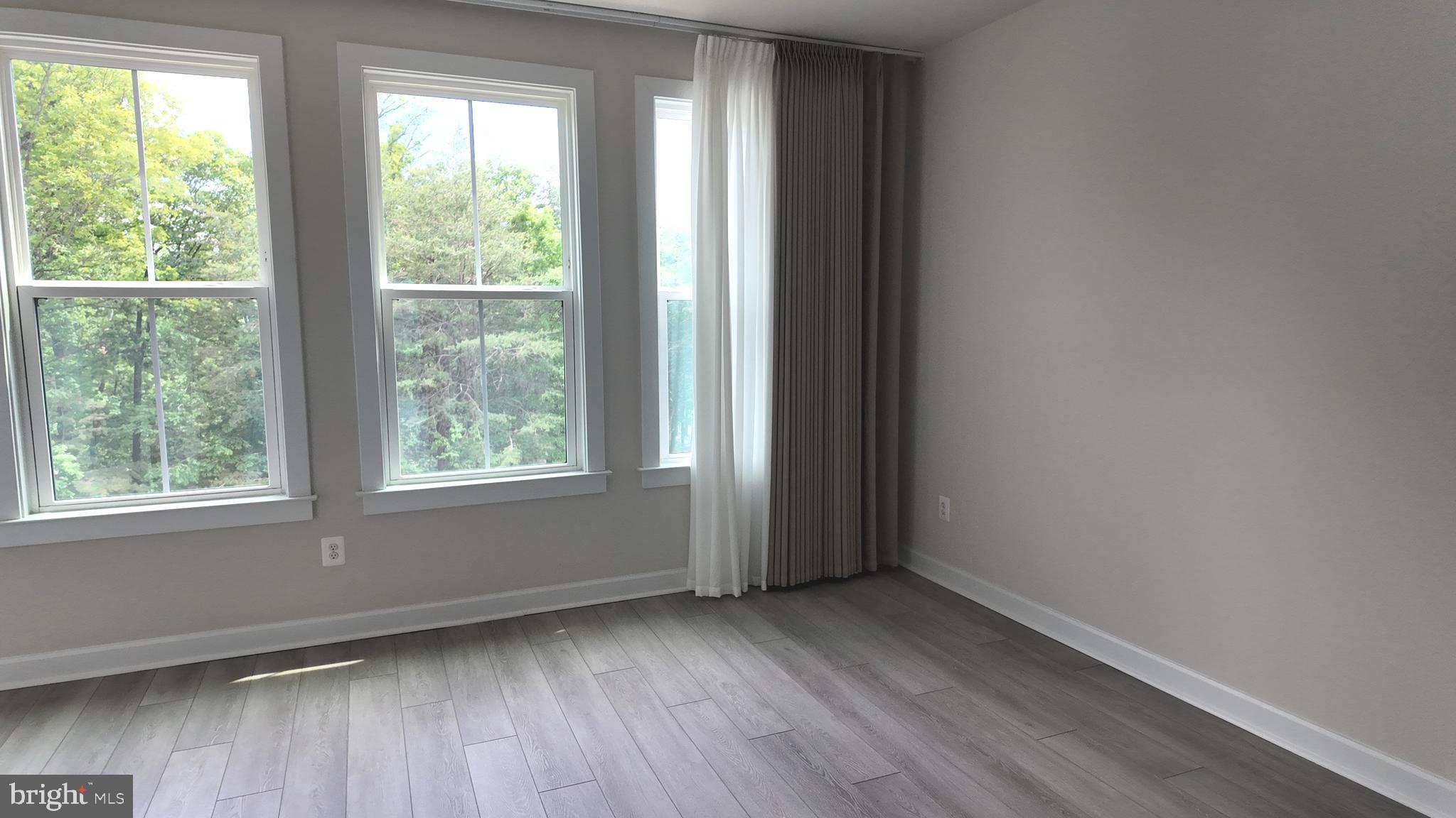 WOODLAND PARK - Residential Lease