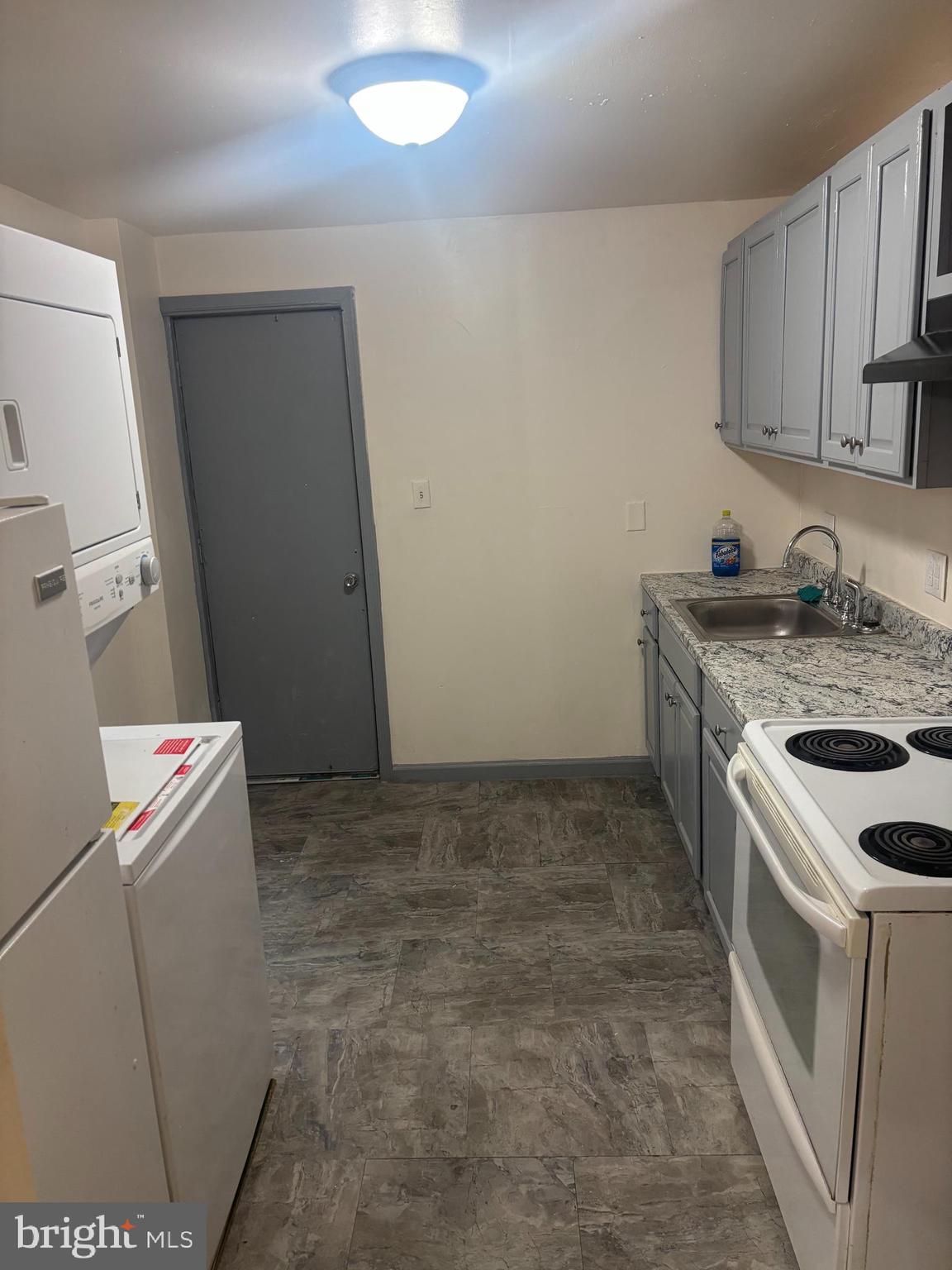 EAST KENSINGTON - Residential