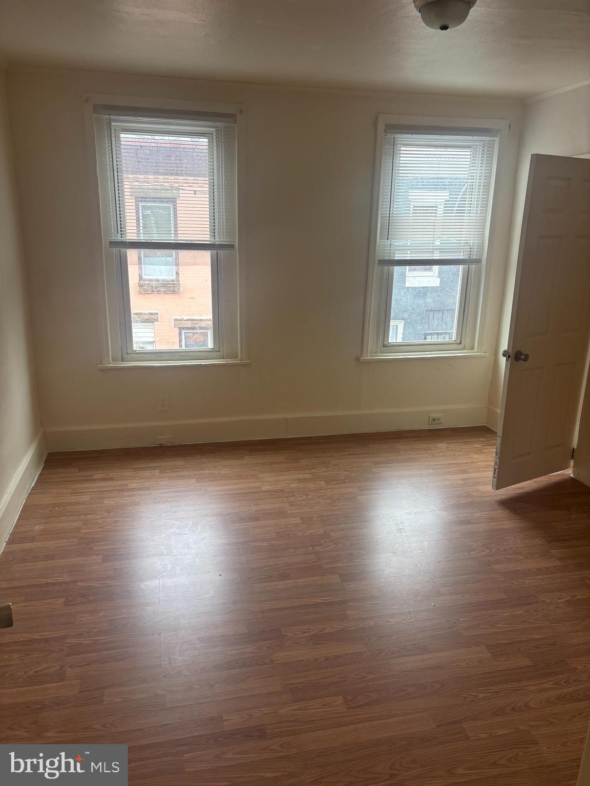 EAST KENSINGTON - Residential